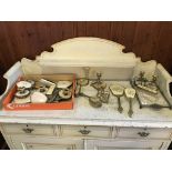 A quantity of various dressing table sets