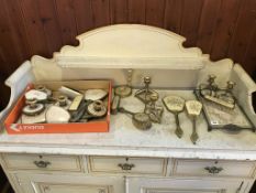 A quantity of various dressing table sets