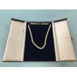 A pearl necklace with, 9ct gold catch, 39cm