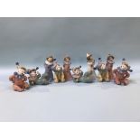 Ten Nao children clown figures