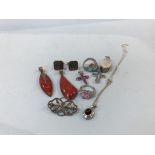 A quantity of silver jewellery etc.