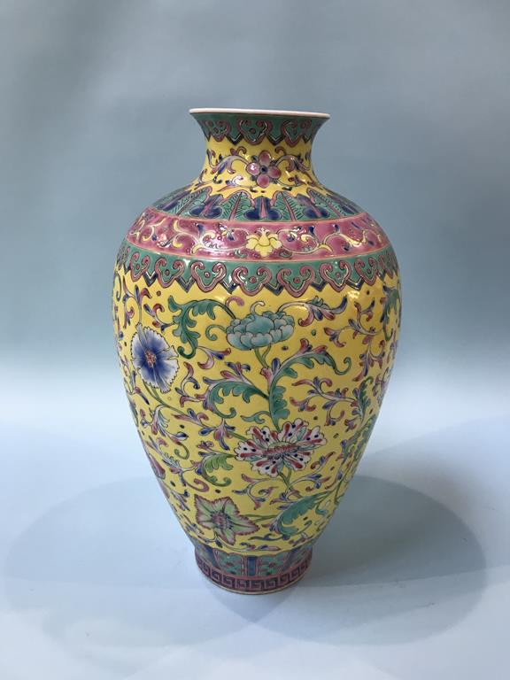 A modern Chinese vase, 33cm height - Image 2 of 8