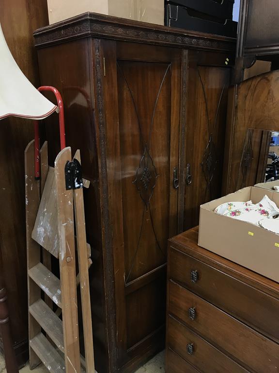 Two mahogany wardrobes - Bild 2 aus 2