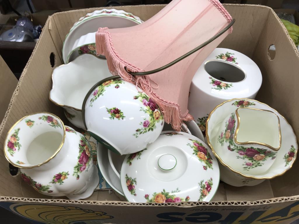 A quantity of Royal Albert Old Country Roses china