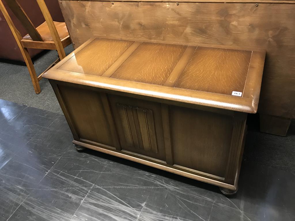 An oak blanket box