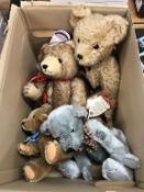 A quantity of teddy bears