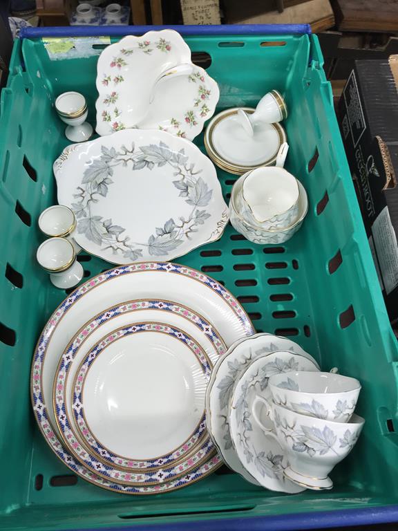 Assorted tea china and a tray of brass - Image 3 of 3