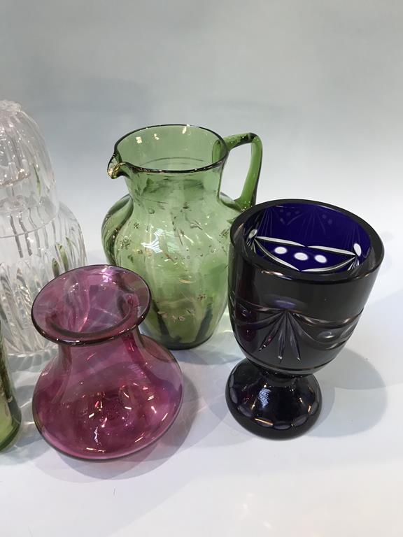 A quantity of coloured glassware - Image 2 of 3