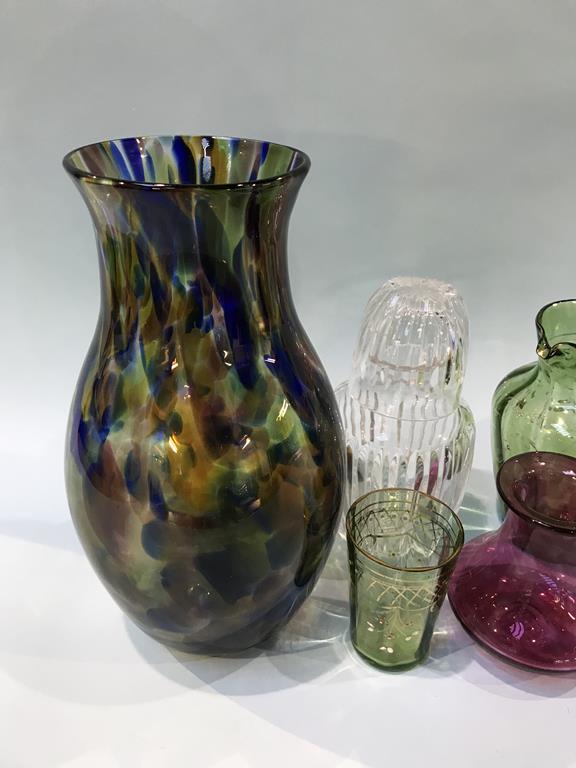 A quantity of coloured glassware - Image 3 of 3