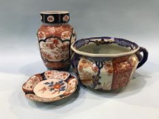 A Japanese Imari vase, shallow dish and a modern chamber pot