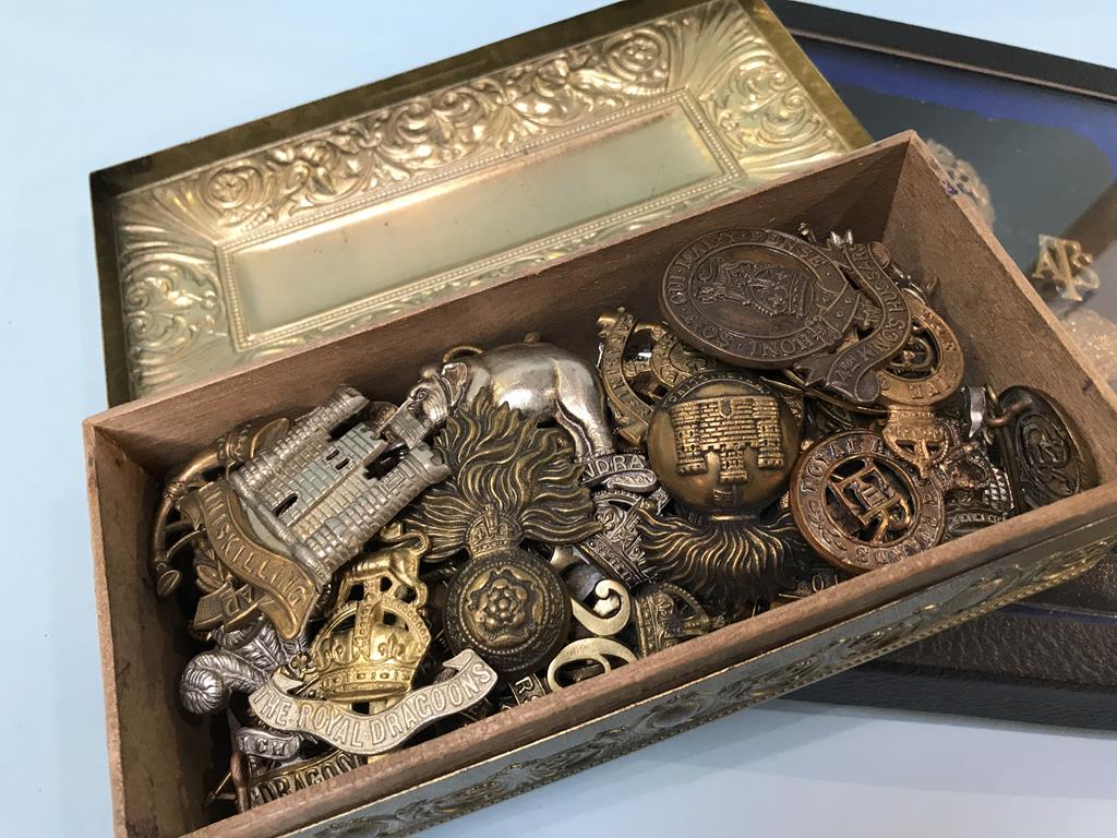 A collection of cap badges etc. (40plus) - Image 2 of 3