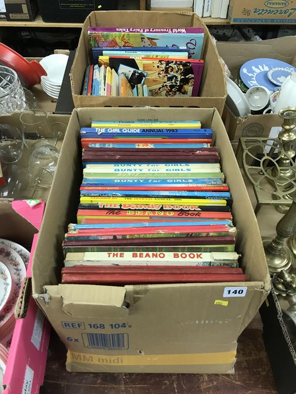 Two boxes of vintage Annuals