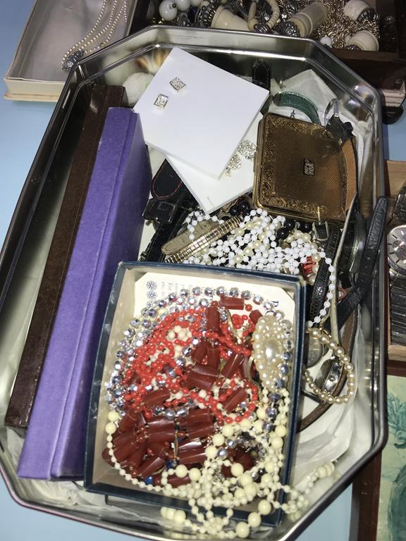 A quantity of costume jewellery and watches - Image 3 of 5