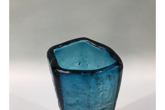 A tall Kingfisher blue Whitefriars Cucumber cased glass vase, designed by Geoffrey Baxter, pattern - Image 2 of 4