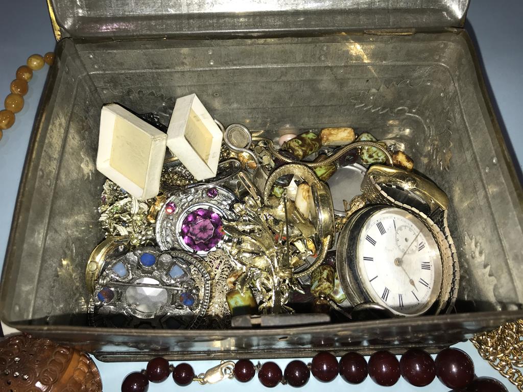 A tin of assorted jewellery and wristwatches etc. - Image 3 of 3