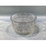 A large cut glass punch bowl, 30cm diameter, 17cm high