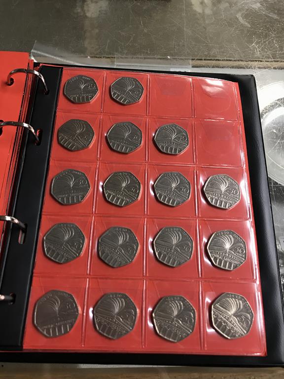 Two boxes of coins, to include eight Change Checker files of various coins, including collectors £ - Image 99 of 106