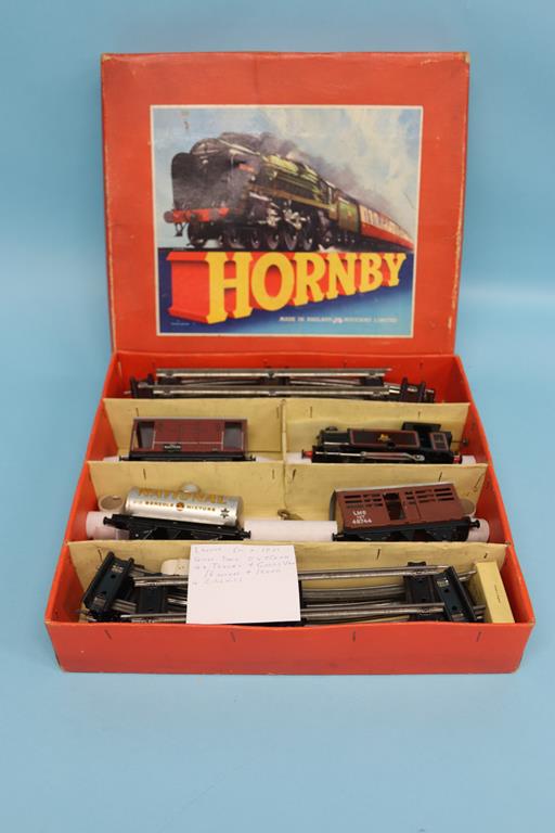 A boxed Hornby goods set, number 40, '0' gauge clockwork and quantity of accessories and track - Image 4 of 4