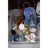 Good collection of glass & ceramics