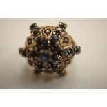 10ct Gold sapphire ring (27 sapphires) Weight 5.4g