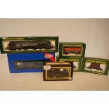 Collection of boxed OO gauge engines & others