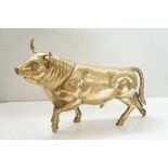 Heavy cast brass bull Weight 11.80kg Length 47 cm