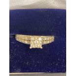 9ct White gold ring set with diamonds 0.25 Weight