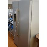 American style fridge freezer with ice & water fea