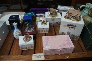 Collection of lilliput lane, Aynsley & others