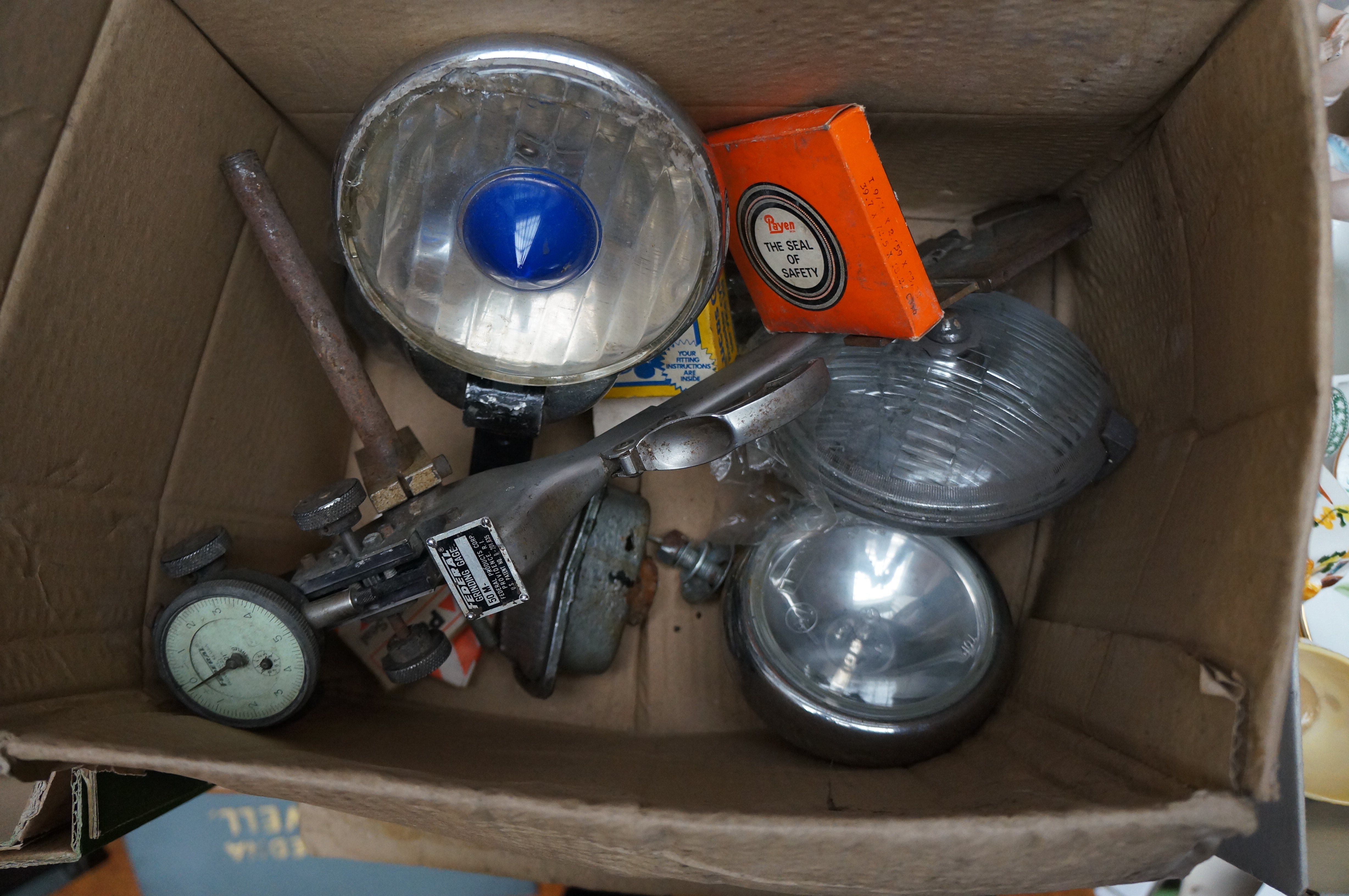 Collection of vintage car parts, lamps & others