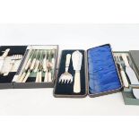Cased set of fish servers, steak knife & fork & ca
