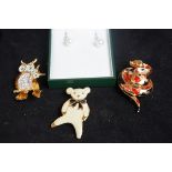 3x Brooches & pair of earrings