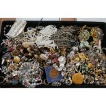 Collection of vintage costume jewellery & others