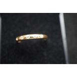 14ct Gold ring set with 5 cz stones Weight 1.5g Si