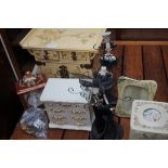 Jewellery boxes, jewellery stands & others