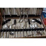 Cased flatware set