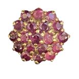 9ct gold red garnet cluster ring Weight 4.4g Size