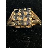 9ct Gold ring set with 9 sapphires Weight 3.1g Siz