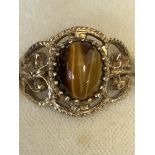 9ct Gold ring set with tigers eye Weight 4g Size Q