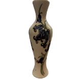 Moorcroft vase dated 2009 - 21cm