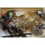 Large collection of unsorted costume jewellery