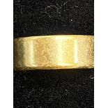 18ct gold wedding band size M 5.3 grams