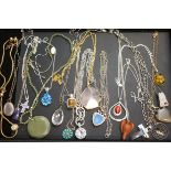 Collection of chain & pendants to include some sil