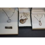 3x Silver chain & pendants