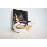 Royal crown derby wren gold stopper boxed