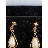 9ct gold earrings - pearl dropper