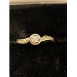 9ct gold ring set with diamonds Weight 2g Size O