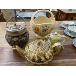 Arthur wood basket, Sadler teapot, oriental lidded