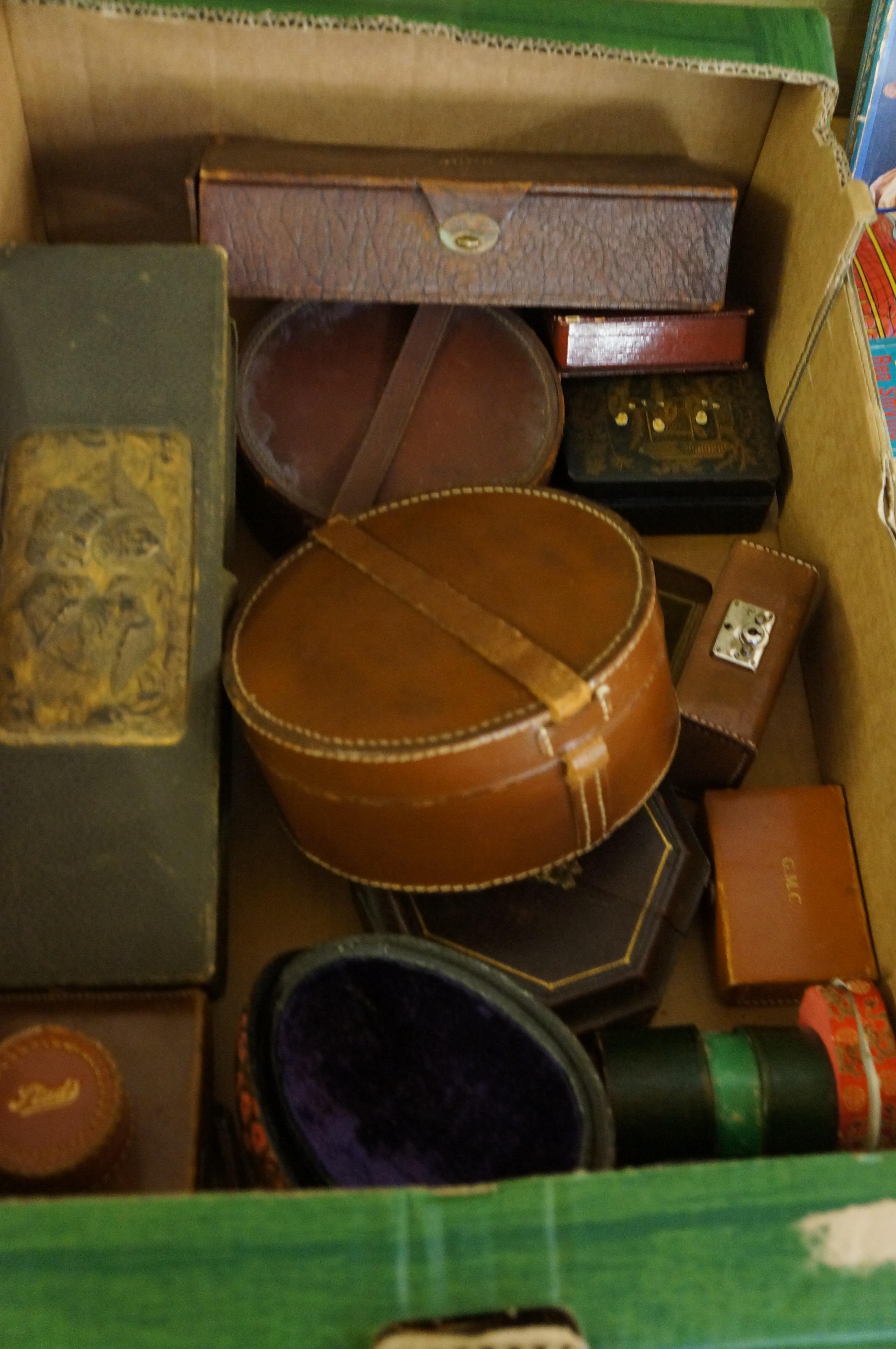 Collection of vintage jewellery boxes & other boxe