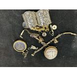 Collection of yellow metal jewellery